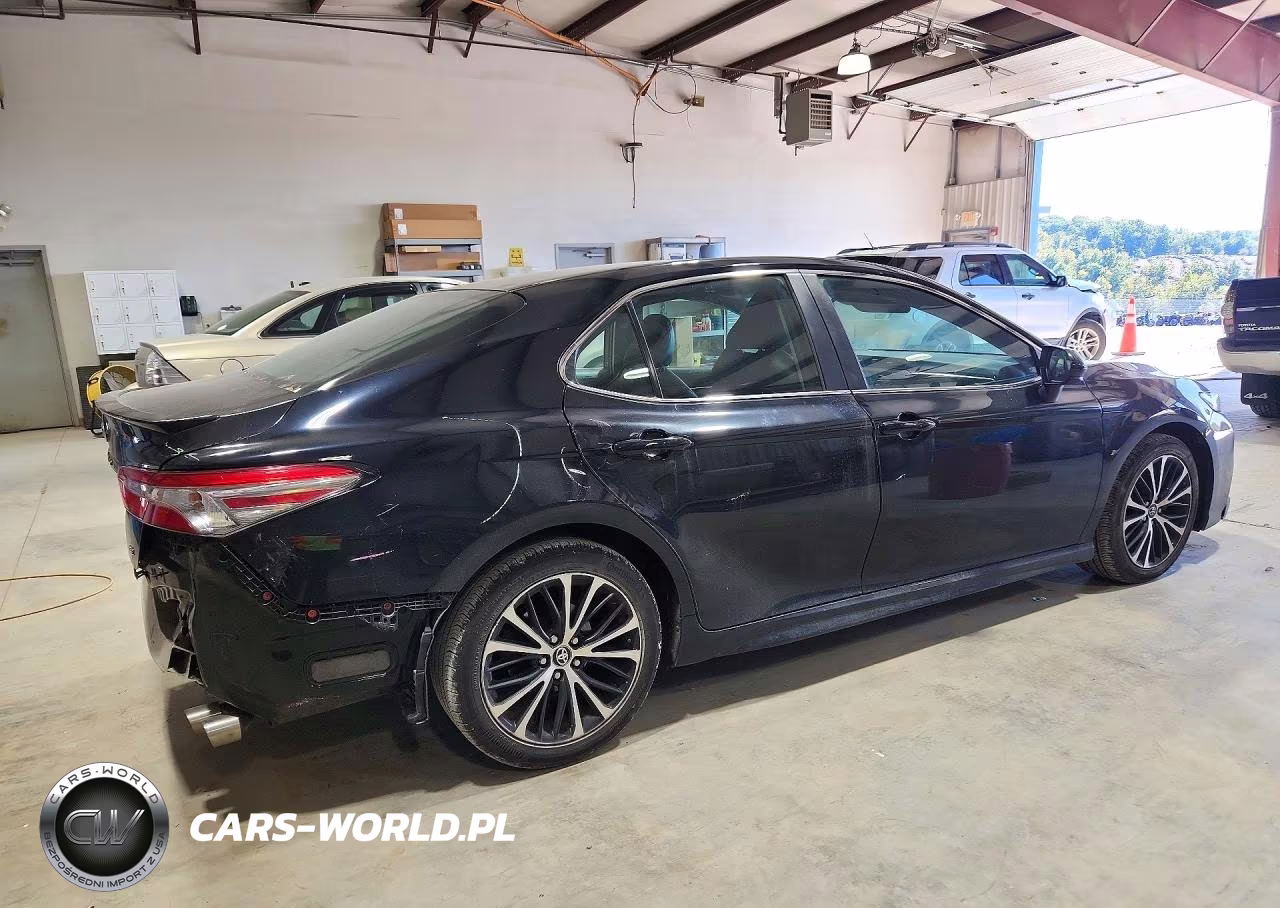 2018 Toyota Camry Se VIN:4T1B11HK8JU527257 - 3