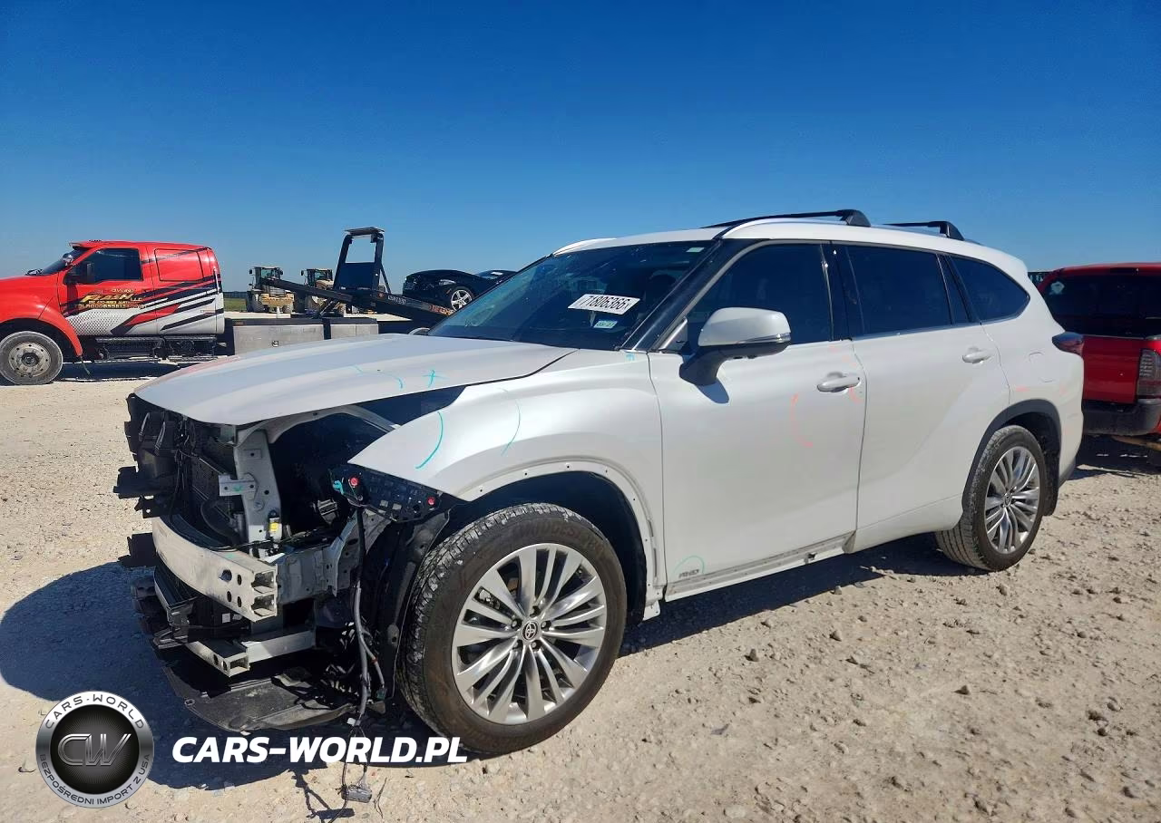 2025 Toyota Highlander Hybrid Platinum
