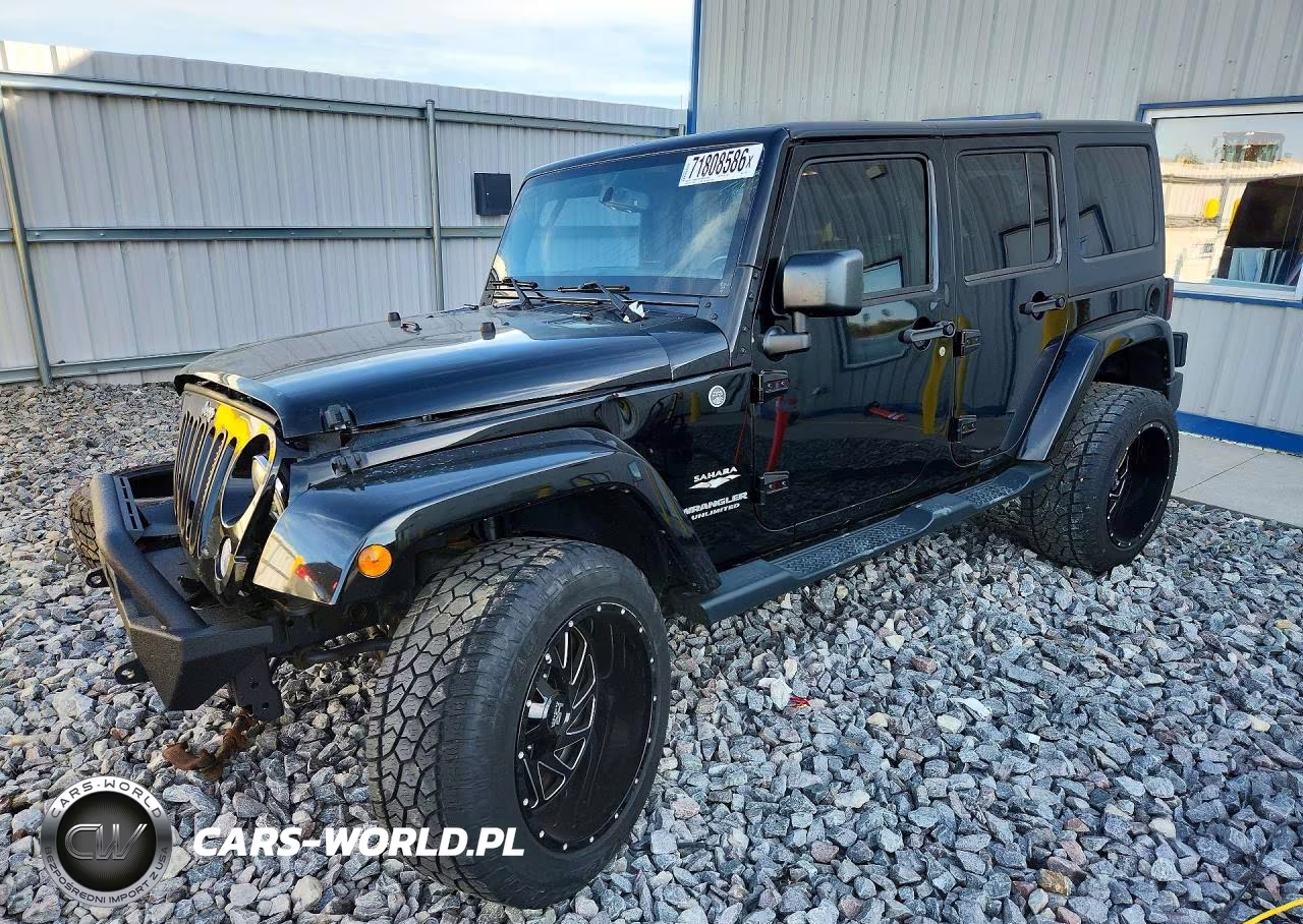 2015 Jeep Wrangler Unlimited Sahara – zdjęcie 1 z 12