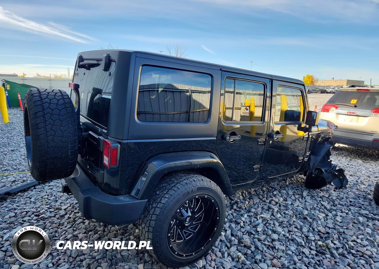 2015 Jeep Wrangler Unlimited Sahara VIN:1C4BJWEG1FL651725 - 3