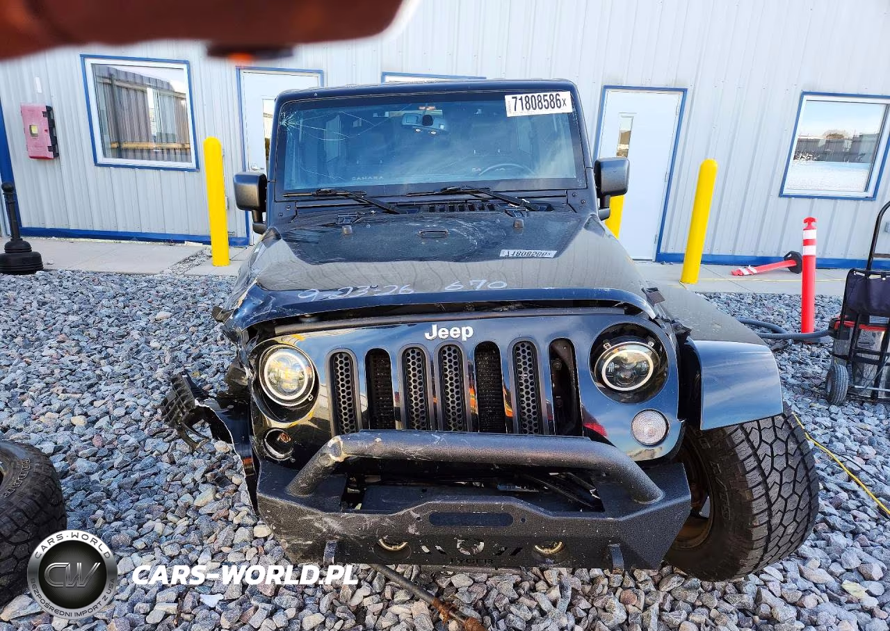 2015 Jeep Wrangler Unlimited Sahara VIN:1C4BJWEG1FL651725 - 5