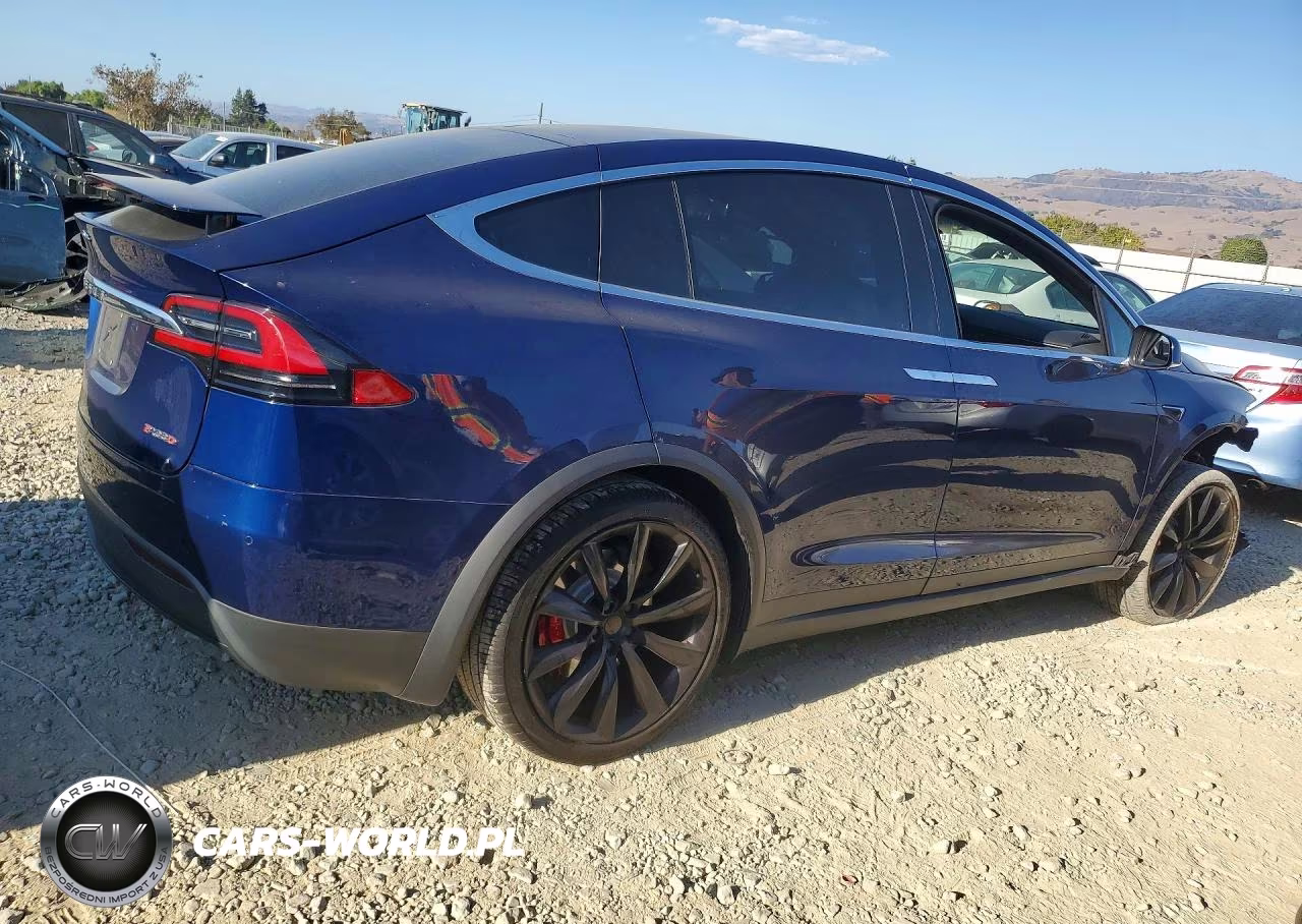 2018 Tesla Model X VIN:5YJXCBE40JF116816 - 3