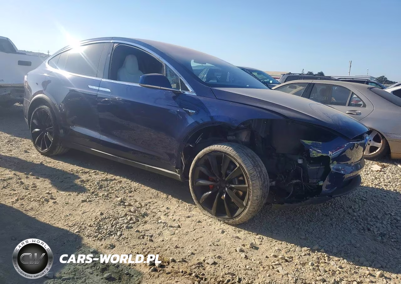 2018 Tesla Model X VIN:5YJXCBE40JF116816 - 4