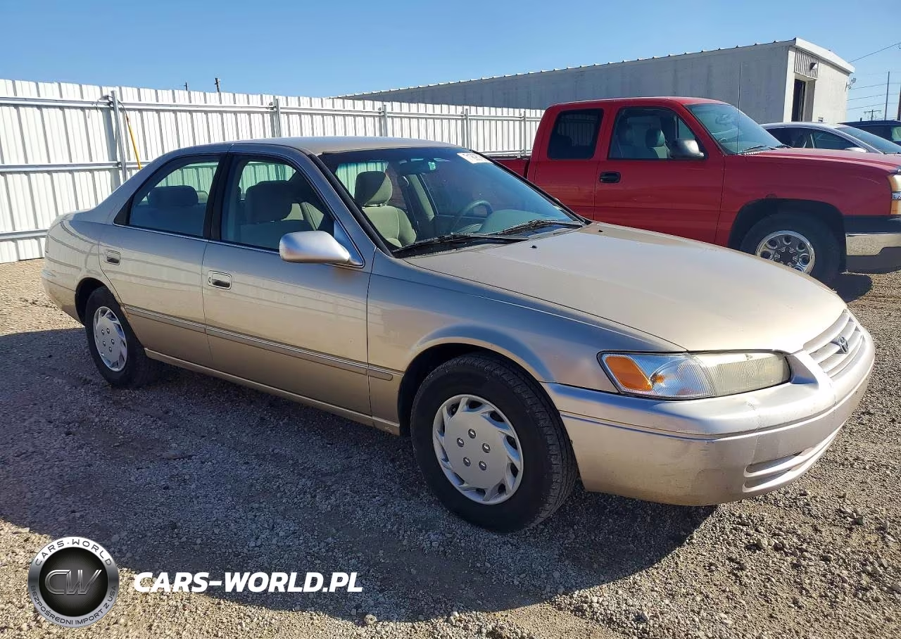 1999 Toyota Camry Le VIN:JT2BG22K5X0326667 - 4