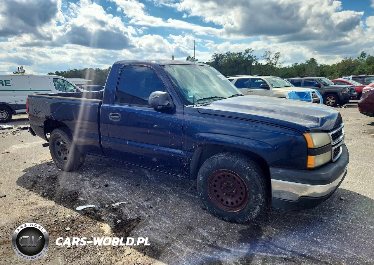 2007 Chevrolet Silverado C1500 Classic VIN:3GCEC14X17G227228 - 4