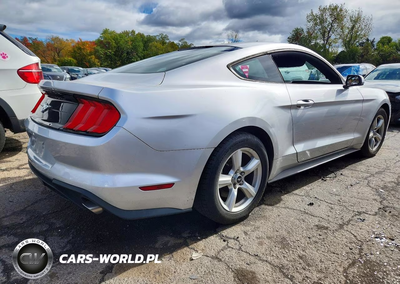 2018 Ford Mustang VIN:1FA6P8TH1J5182386 - 3