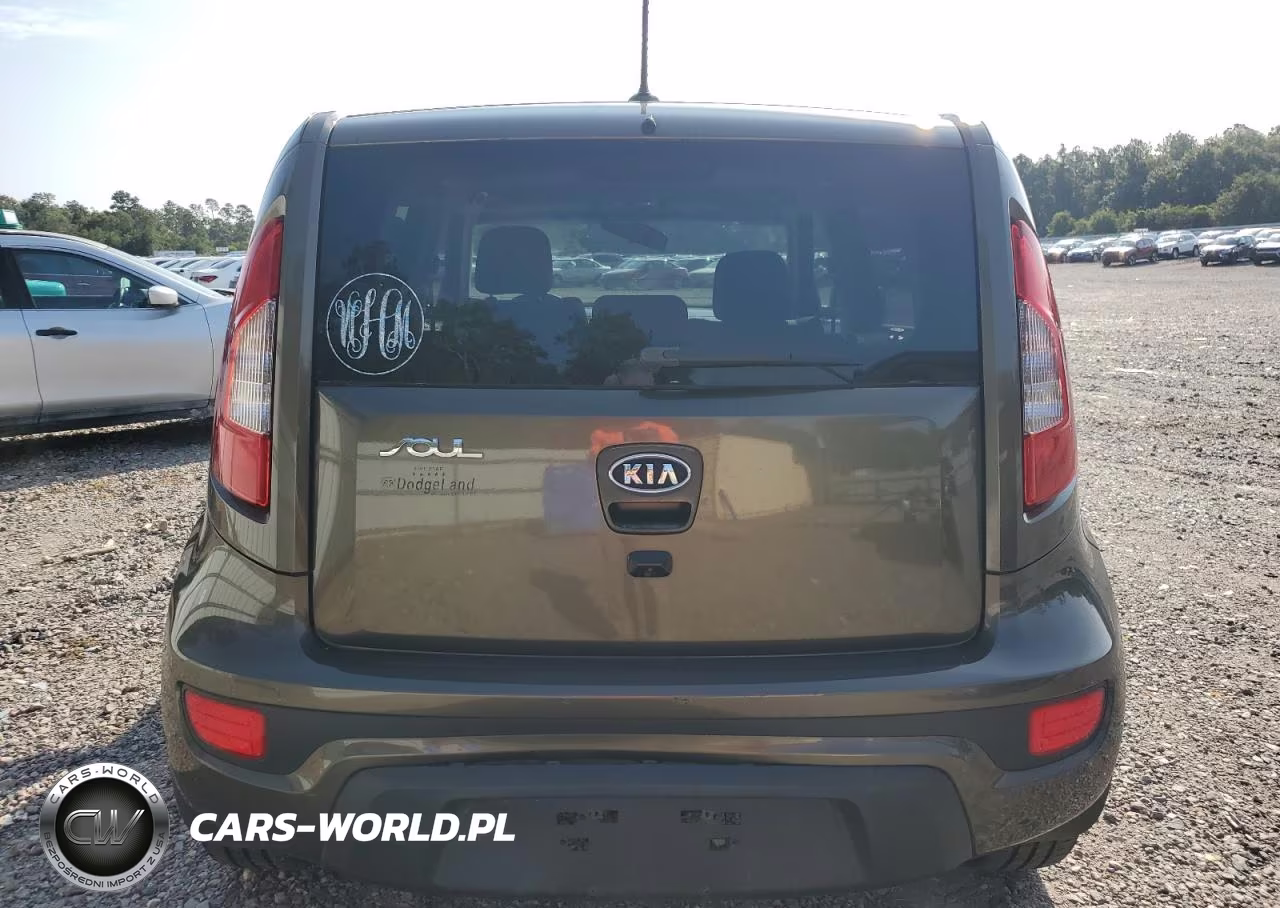 2012 Kia Soul + VIN:KNDJT2A63C7398925 - 6
