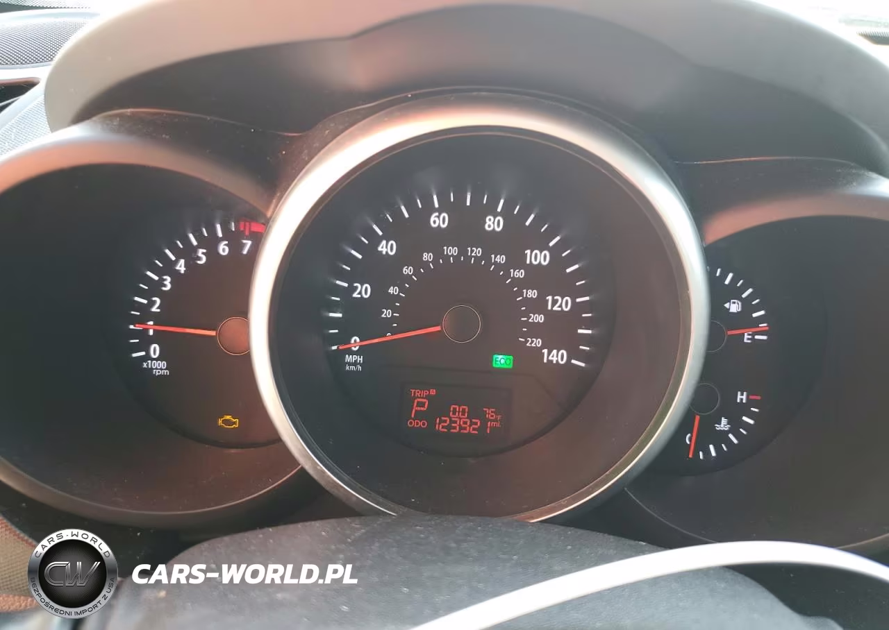 2012 Kia Soul + VIN:KNDJT2A63C7398925 - 9