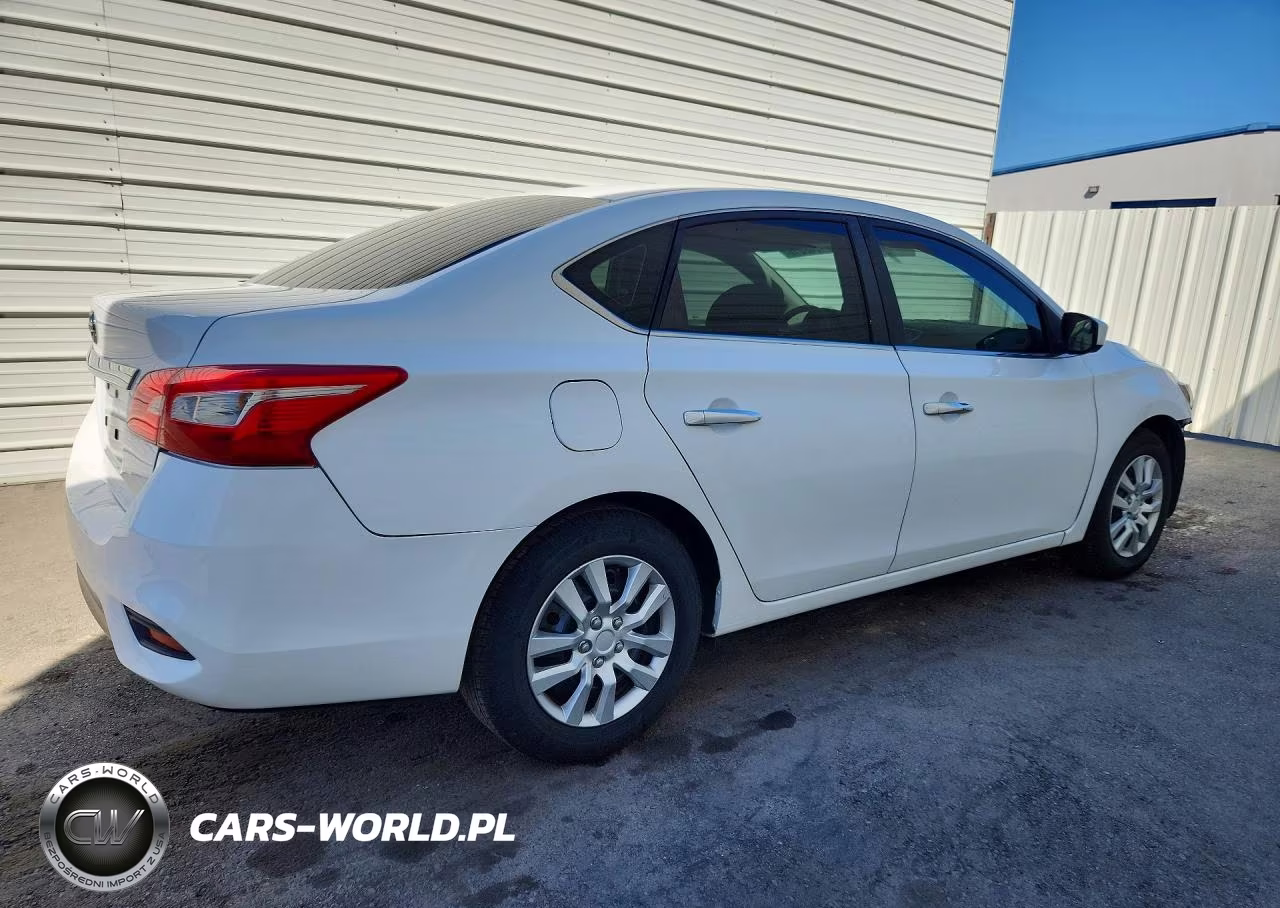 2018 Nissan Sentra S VIN:3N1AB7AP8JY209824 - 3