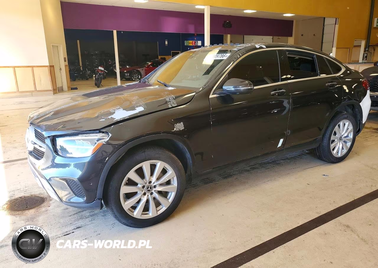 2021 Mercedes-Benz Glc 300 4Matic Coupe – zdjęcie 1 z 12