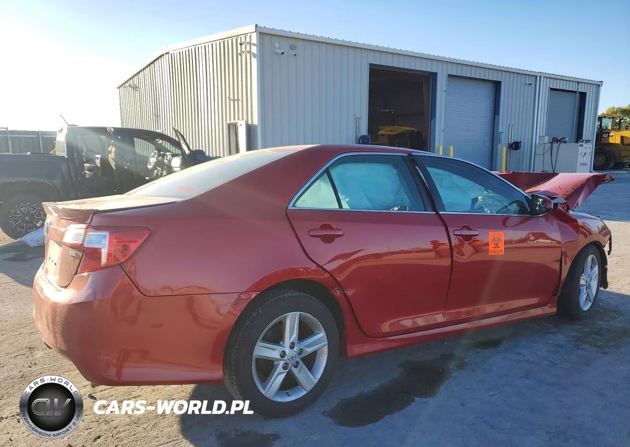 2014 Toyota Camry Se VIN:4T1BF1FK2EU828956 - 3