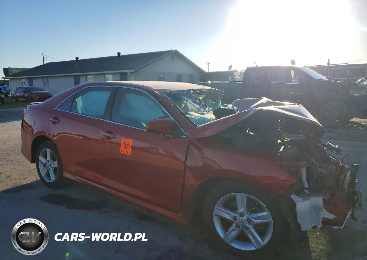 2014 Toyota Camry Se VIN:4T1BF1FK2EU828956 - 4