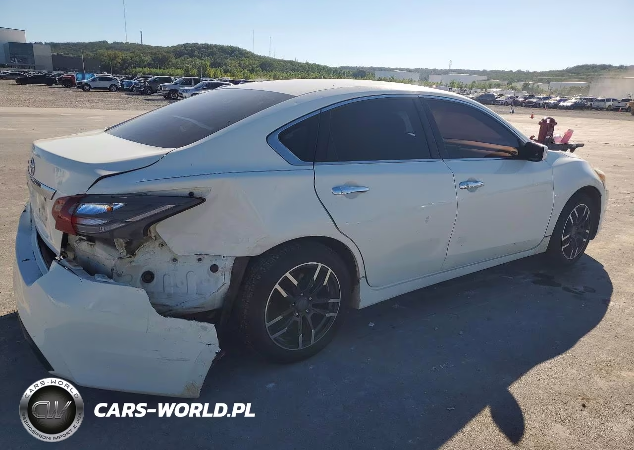 2018 Nissan Altima 2.5 S VIN:1N4AL3AP9JC211101 - 3