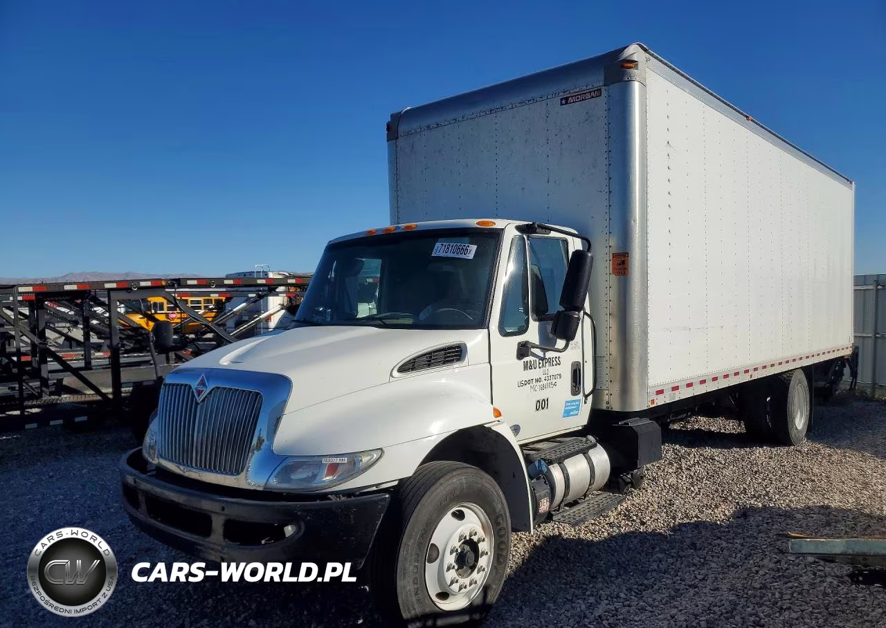 2018 International 4300 Box Truck