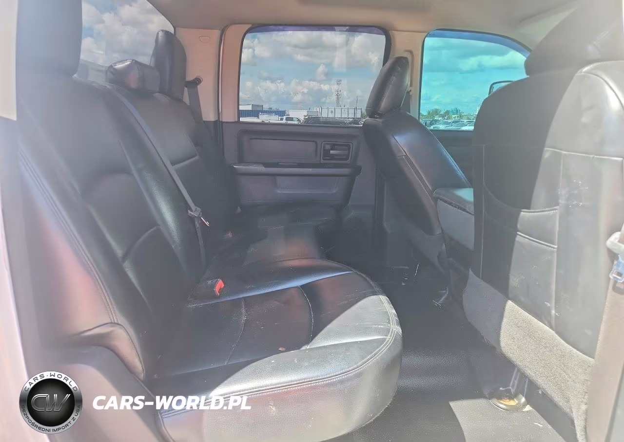2018 Ram 2500 St VIN:3C6UR5HLXJG277911 - 10