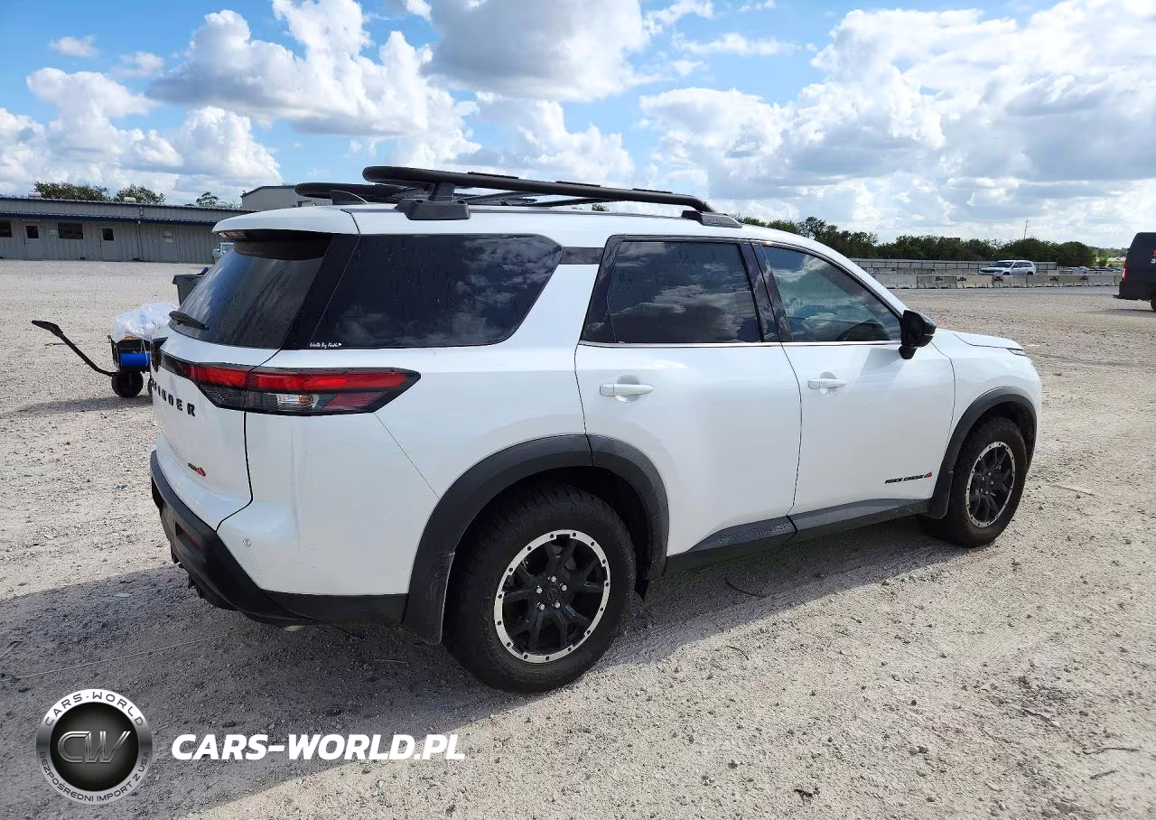 2026 Nissan Pathfinder Rock Creek VIN:5N1DR3BT2TC270782 - 3