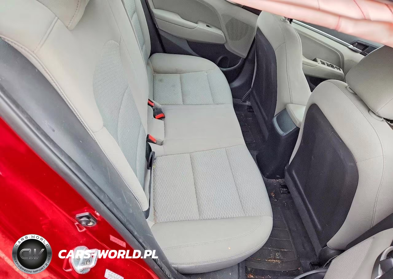 2019 Hyundai Elantra Sel VIN:KMHD84LF8KU737097 - 10