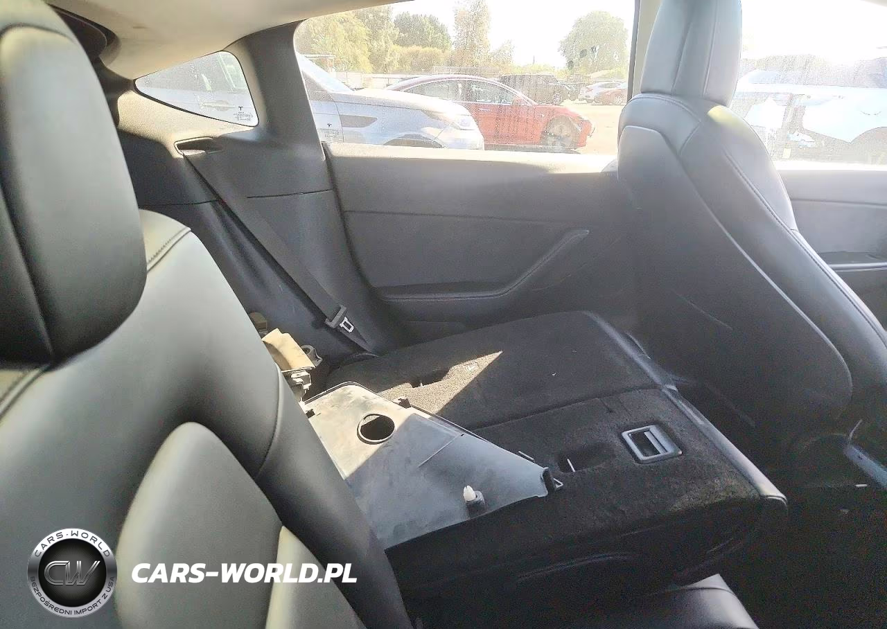 2022 Tesla Model Y VIN:7SAYGDEE9NF355870 - 10