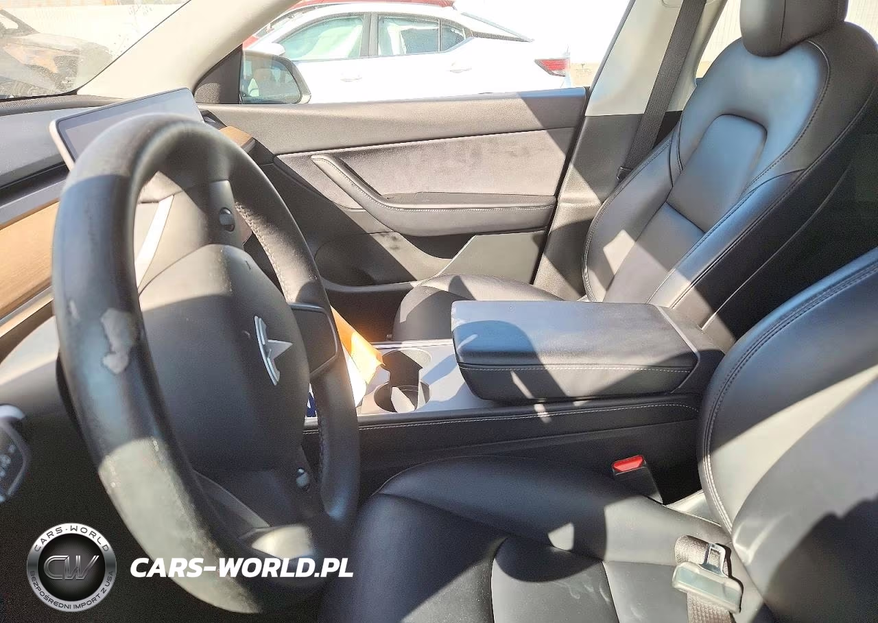 2022 Tesla Model Y VIN:7SAYGDEE9NF355870 - 7