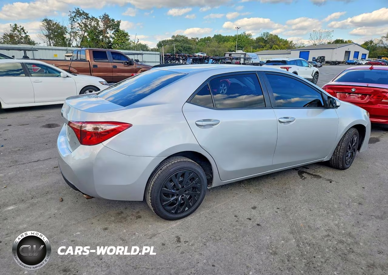 2019 Toyota Corolla L VIN:5YFBURHE8KP889382 - 3