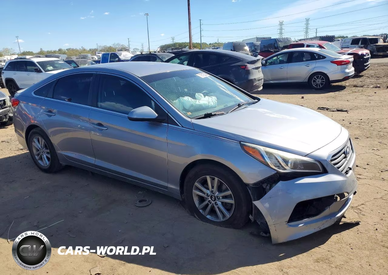 2015 Hyundai Sonata Se VIN:5NPE24AF2FH163772 - 4