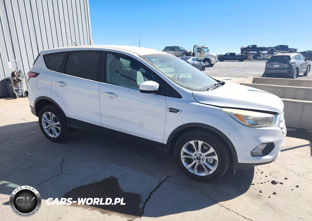 2017 Ford Escape Se VIN:1FMCU9GD0HUD03505 - 4