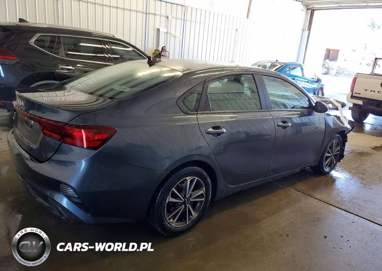 2024 Kia Forte Lxs VIN:3KPF24AD0RE706435 - 3
