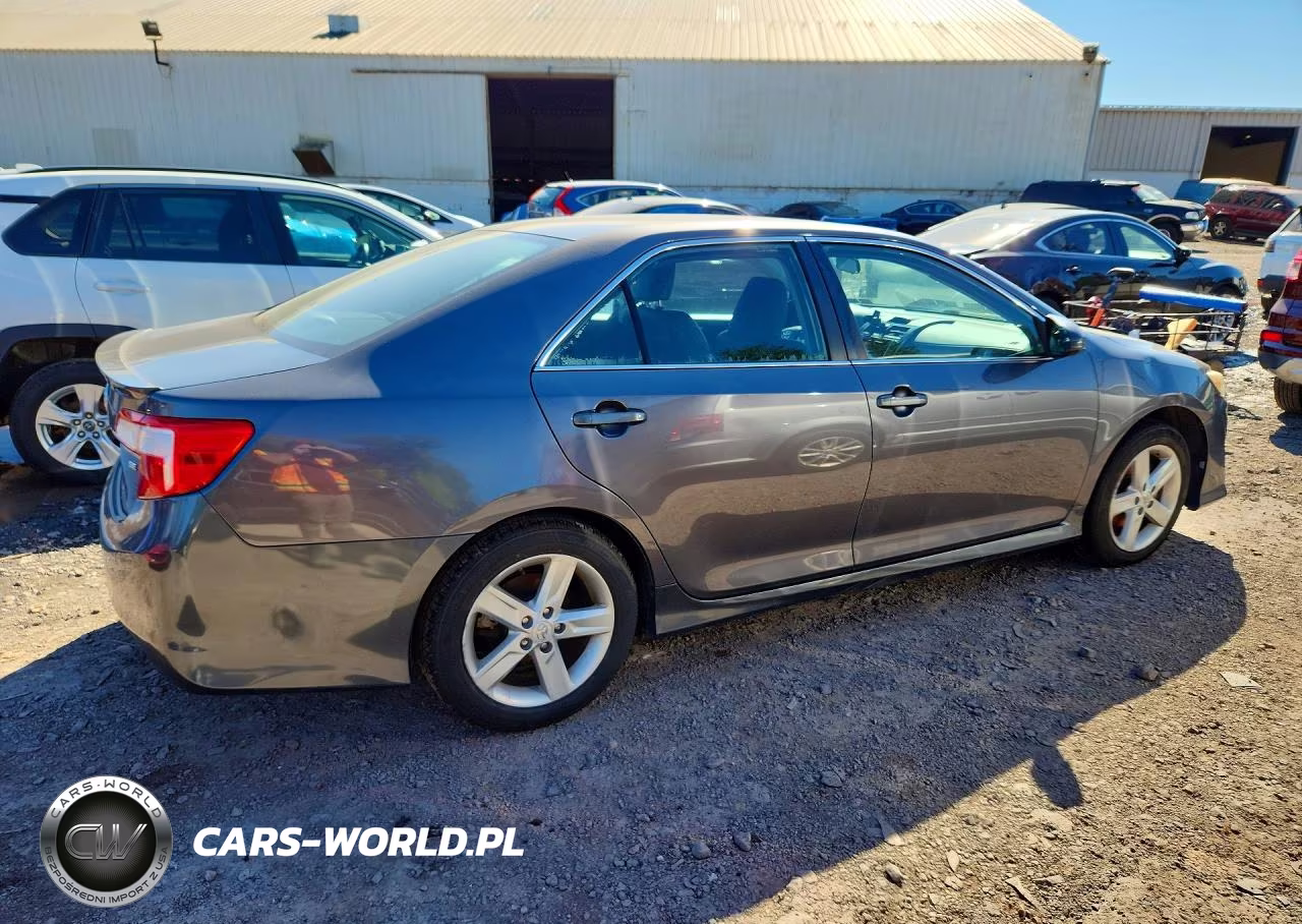 2014 Toyota Camry Se VIN:4T1BF1FK7EU352218 - 3