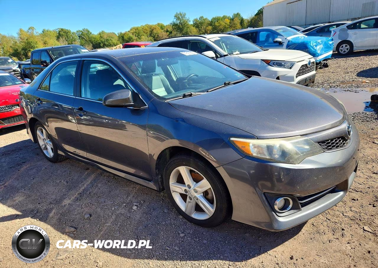 2014 Toyota Camry Se VIN:4T1BF1FK7EU352218 - 4