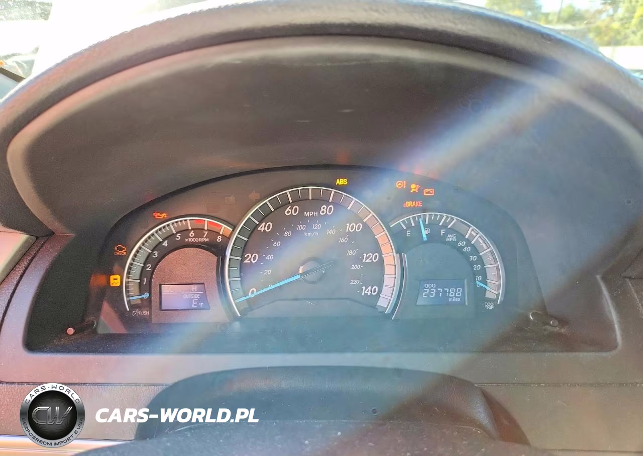 2014 Toyota Camry Se VIN:4T1BF1FK7EU352218 - 9