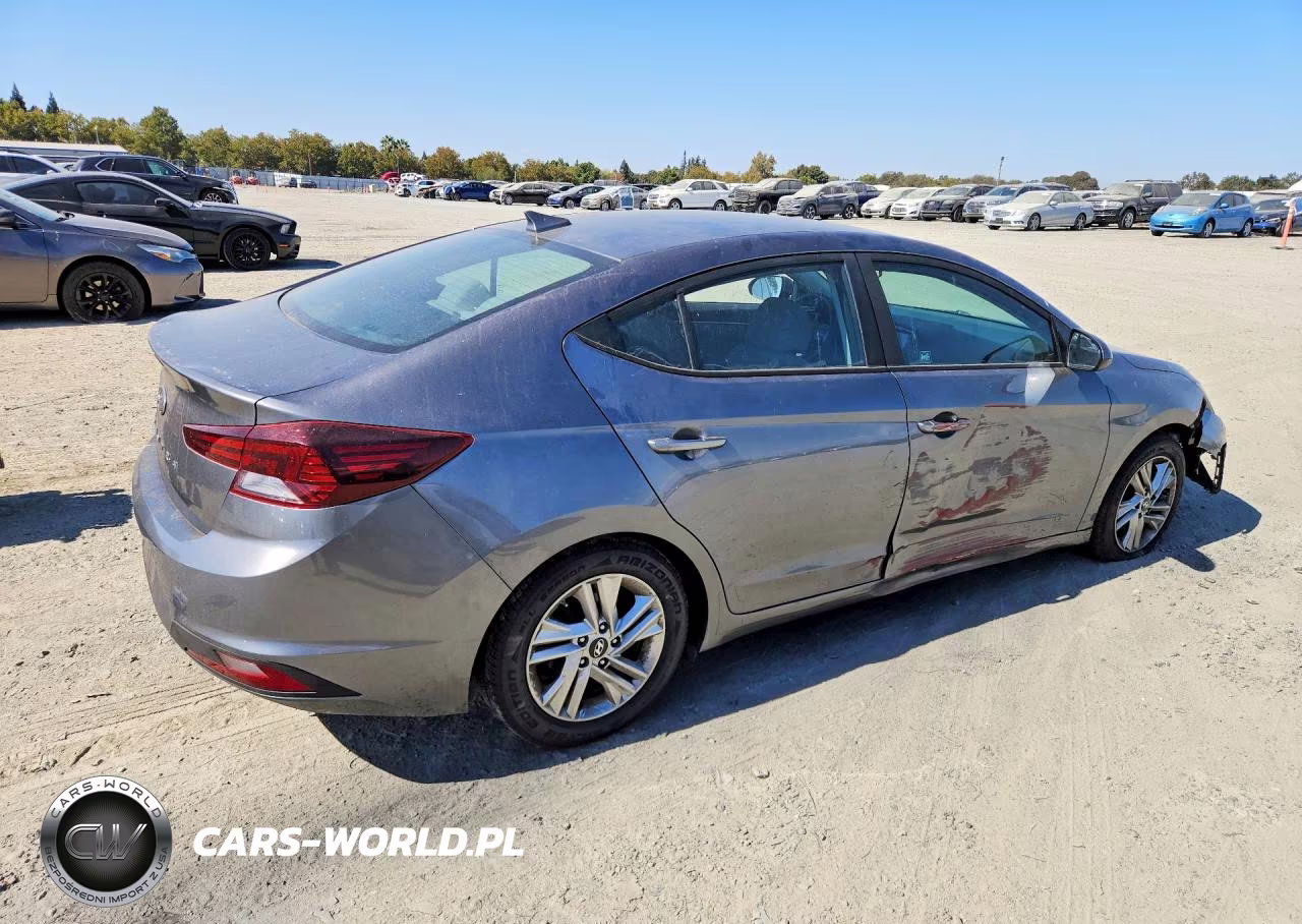 2019 Hyundai Elantra Sel VIN:5NPD84LF7KH403819 - 3