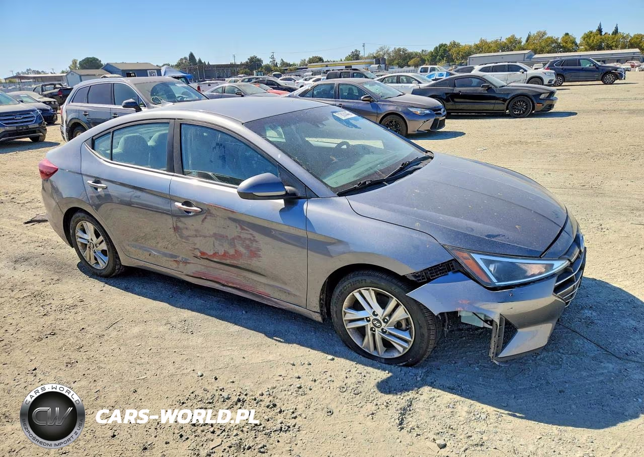 2019 Hyundai Elantra Sel VIN:5NPD84LF7KH403819 - 4