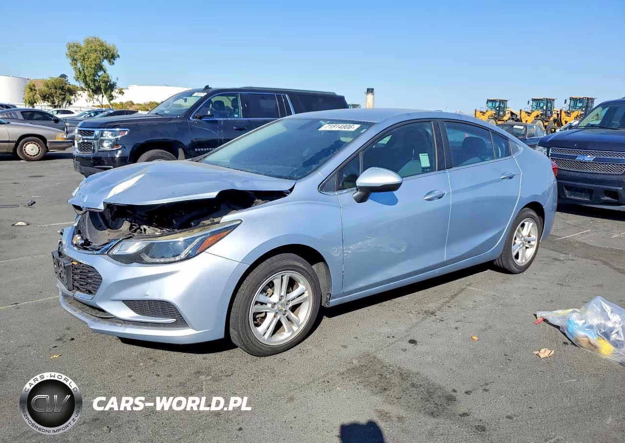 2018 Chevrolet Cruze Lt VIN:1G1BE5SM9J7183486 - 1