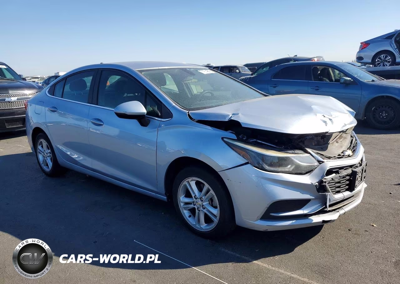 2018 Chevrolet Cruze Lt VIN:1G1BE5SM9J7183486 - 4