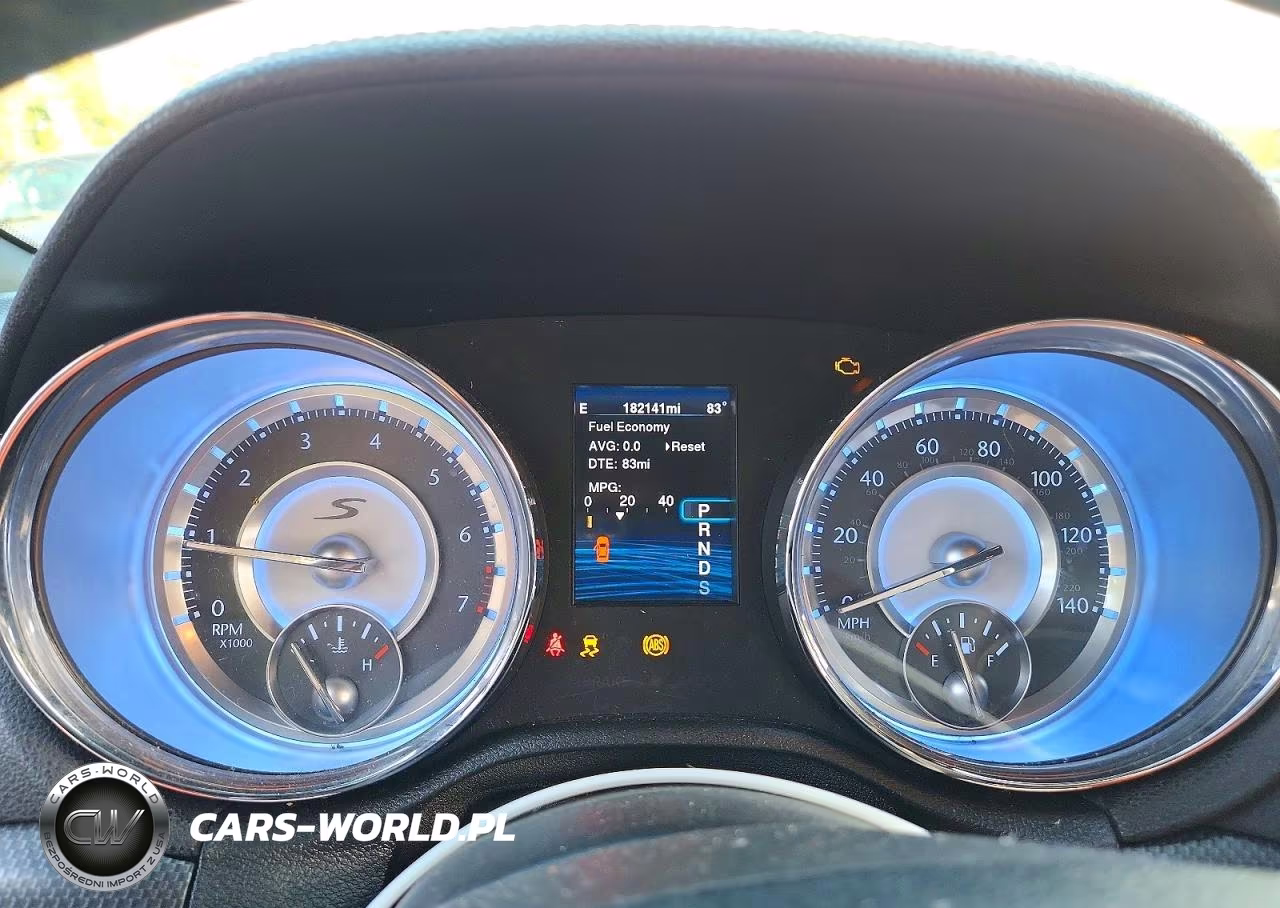 2014 Chrysler 300 S VIN:2C3CCAGG1EH309769 - 9