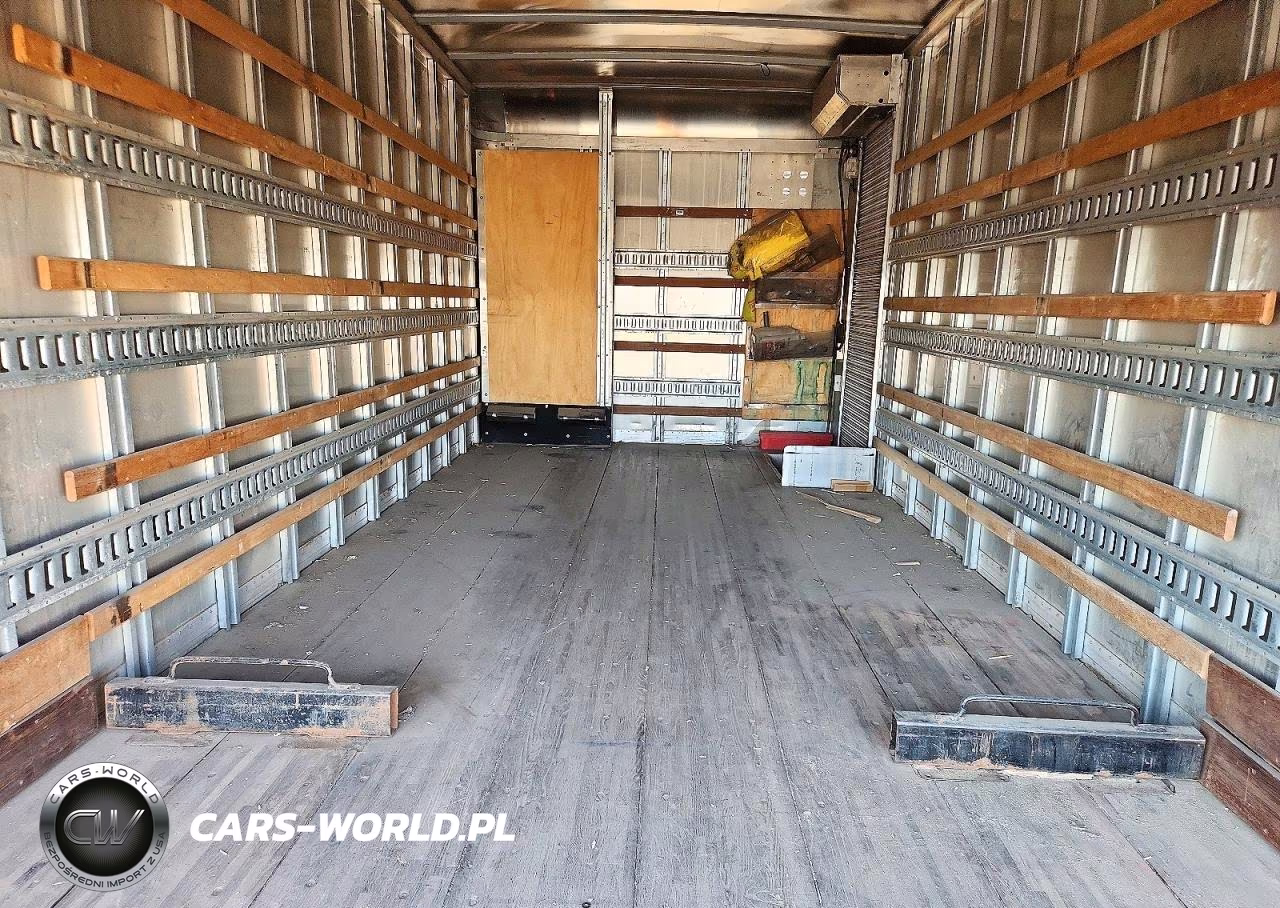 2018 Hino 195 Box Truck VIN:JHHSDM2H3JK006241 - 10