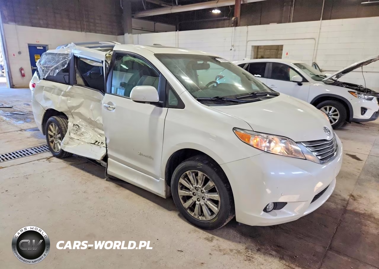 2011 Toyota Sienna Limited 7-Passenger VIN:5TDYK3DCXBS122884 - 4