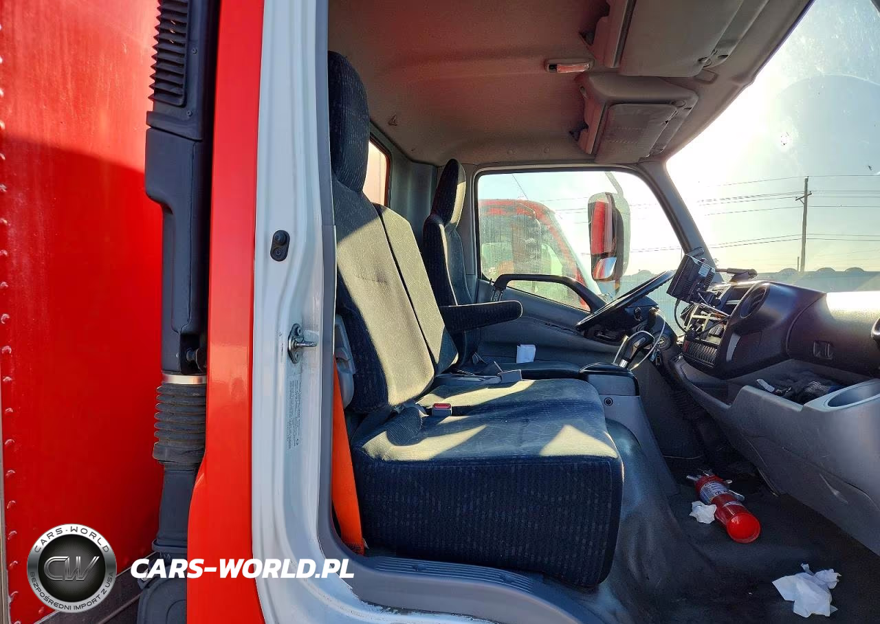 2018 Hino 195 Box Truck VIN:JHHSDM2H8JK006249 - 11