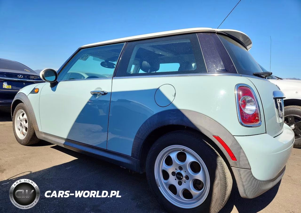 2012 Mini Cooper VIN:WMWSU3C59CT257261 - 2