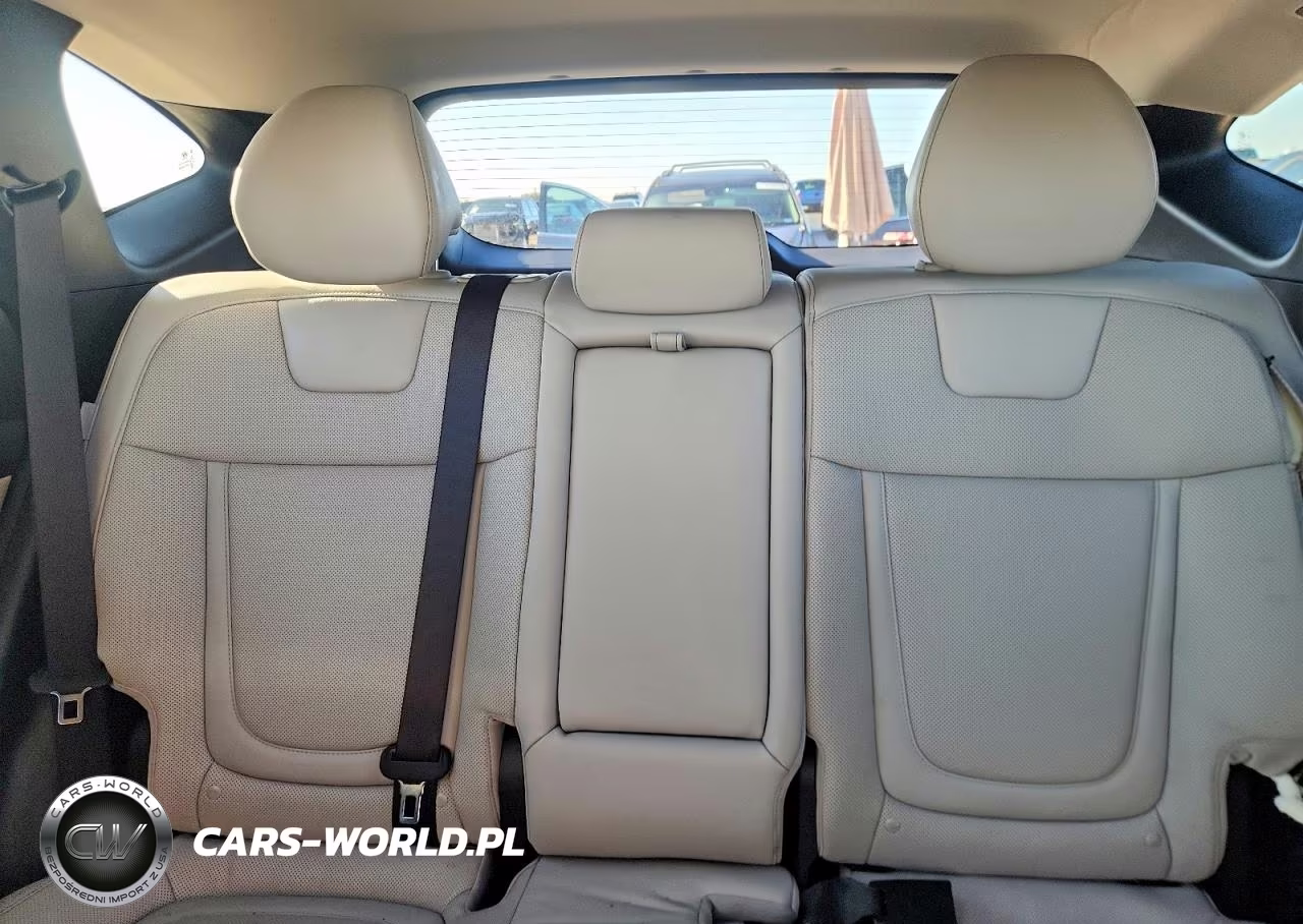 2026 Hyundai Tucson Hybrid Limited VIN:KM8JEDD12TU439788 - 10