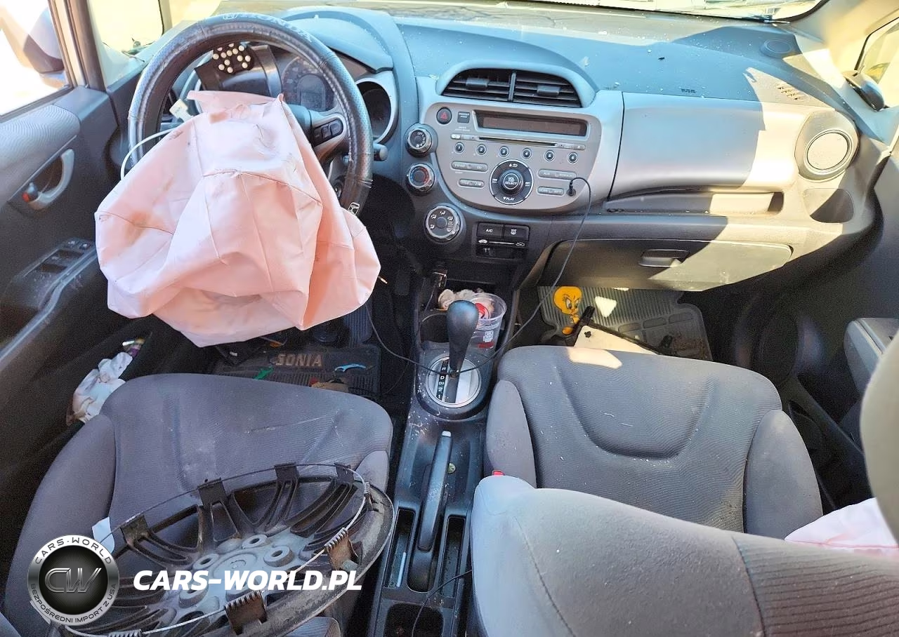 2012 Honda Fit VIN:JHMGE8H36CS009015 - 8