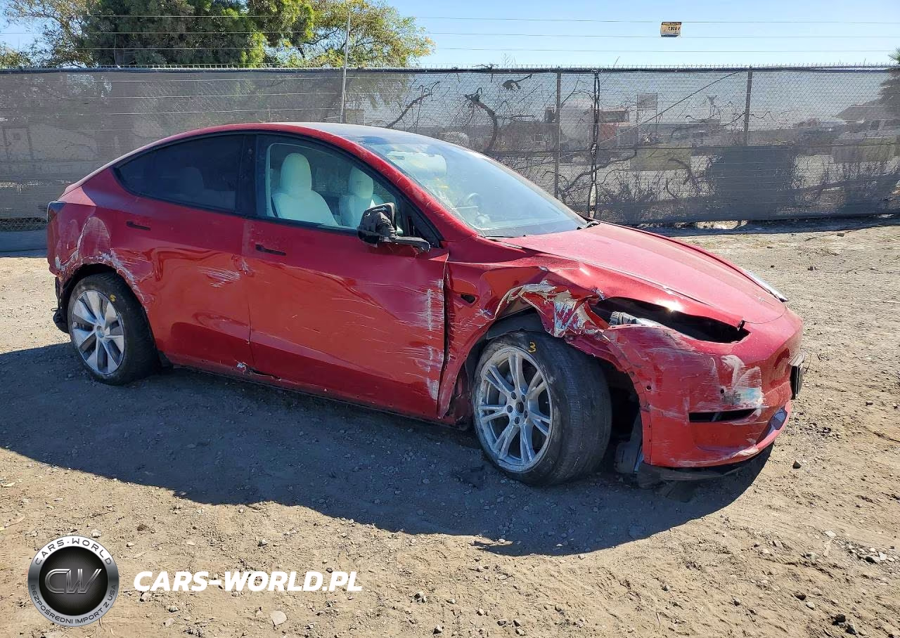2022 Tesla Model Y VIN:7SAYGDEE6NF342154 - 4