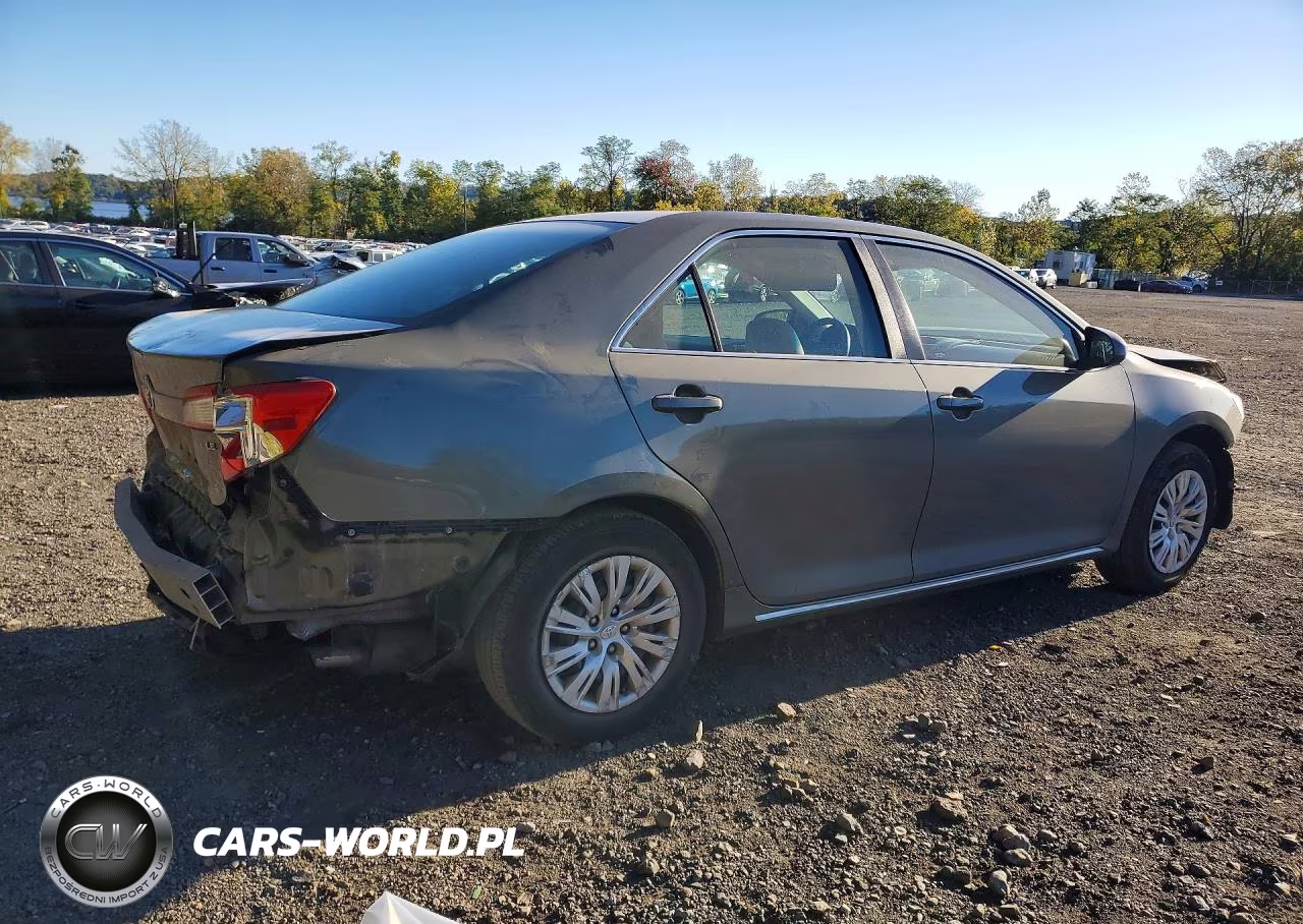2014 Toyota Camry Le VIN:4T4BF1FK9ER399627 - 3