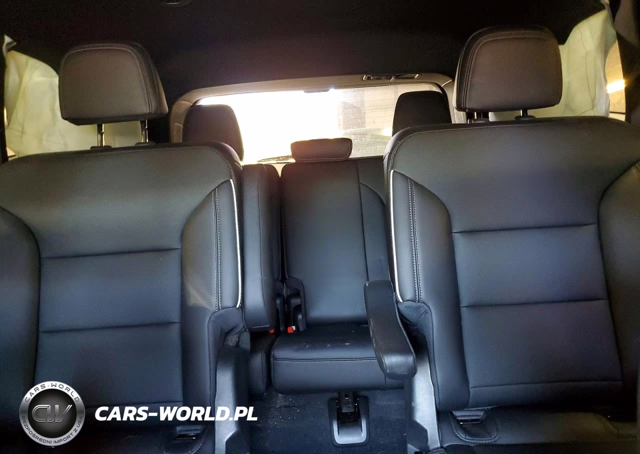 2026 Buick Enclave Preferred VIN:5GAEVAKSXTJ179966 - 10