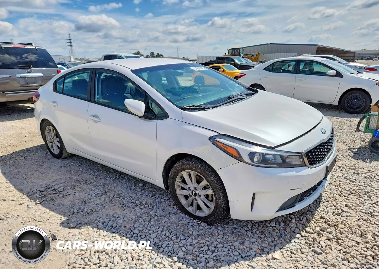 2017 Kia Forte Lx VIN:3KPFL4A7XHE116457 - 4