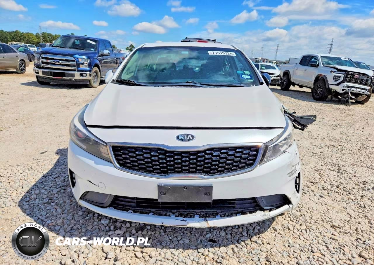 2017 Kia Forte Lx VIN:3KPFL4A7XHE116457 - 5