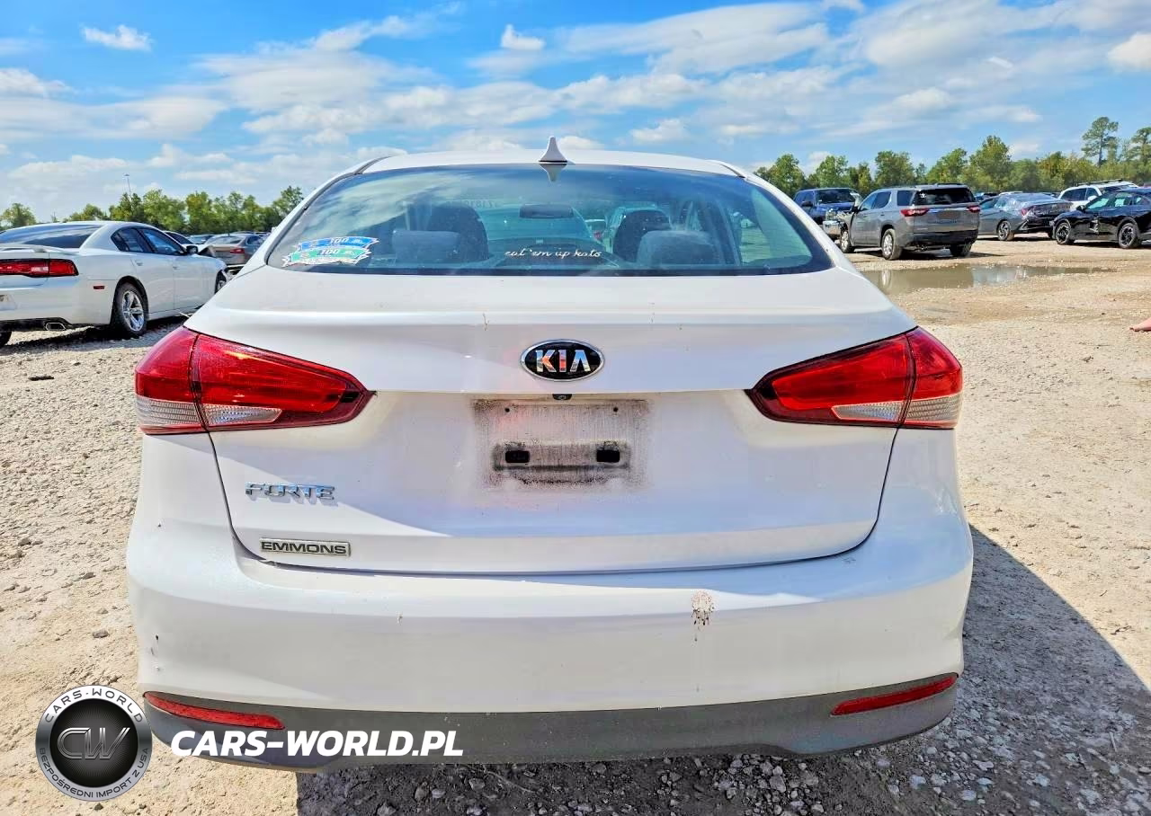 2017 Kia Forte Lx VIN:3KPFL4A7XHE116457 - 6