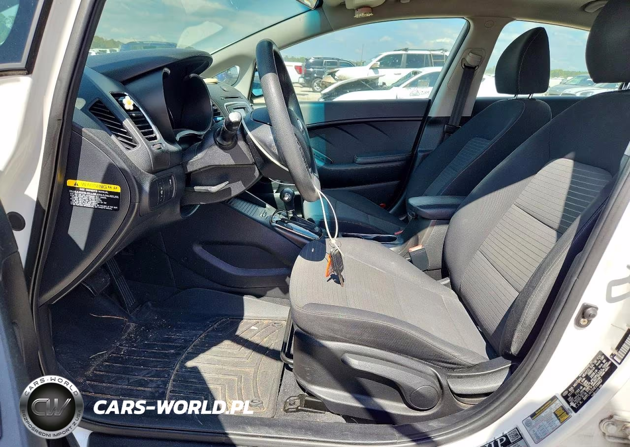 2017 Kia Forte Lx VIN:3KPFL4A7XHE116457 - 7