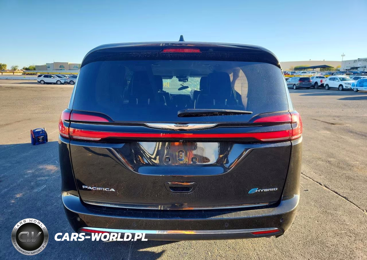 2023 Chrysler Pacifica Hybrid Touring L VIN:2C4RC1L74PR632562 - 6