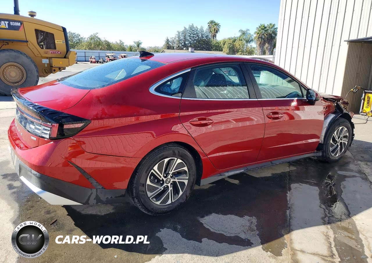 2026 Hyundai Sonata Hybrid Blue VIN:KMHL24JJ7TA153670 - 3